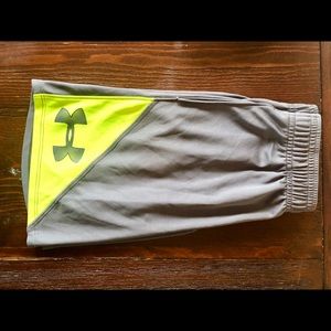 Under Armor Boys Shorts (7)